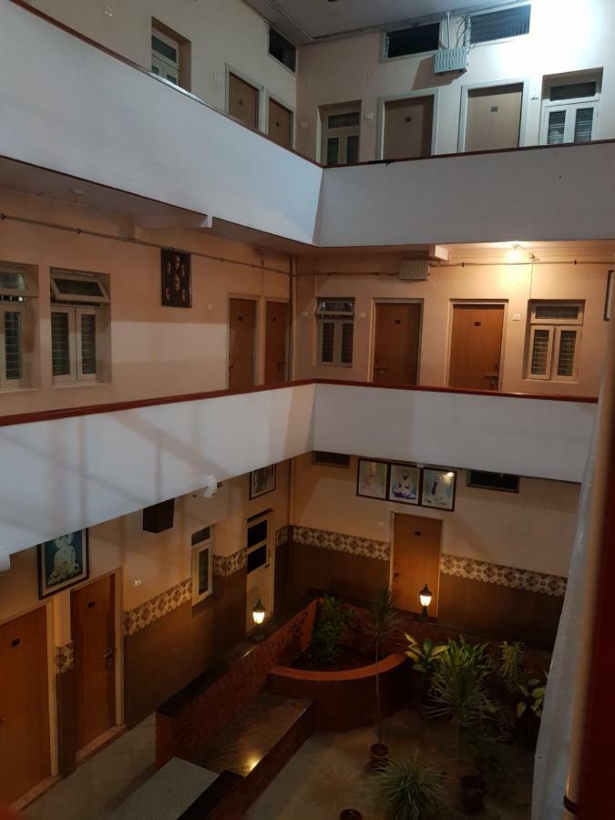 Sri Kumara Lodge Bangalore Exterior foto
